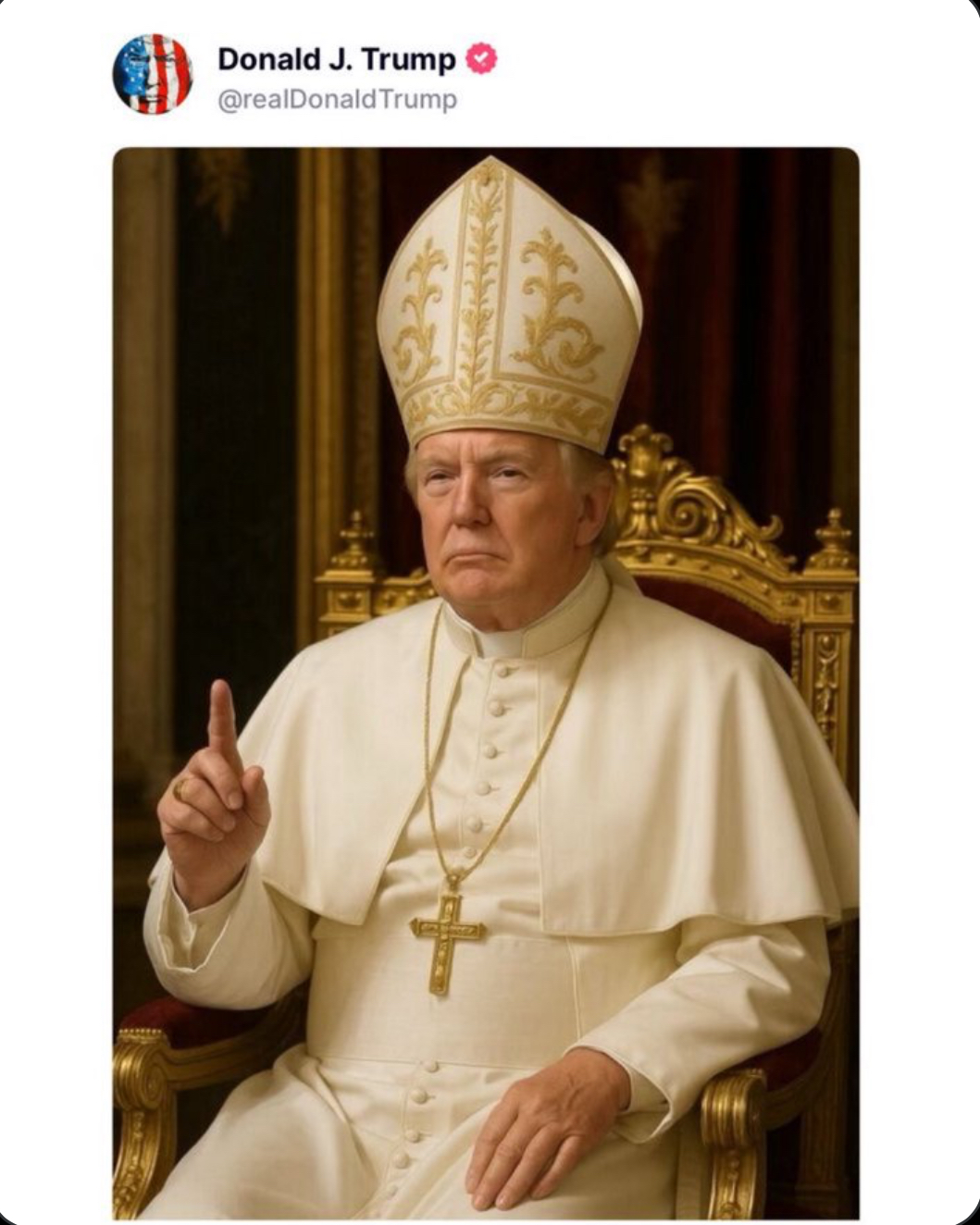 Trump vestito da Papa